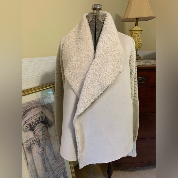 Sweaters - Chelsea & Theodore Faux Suede Fur Ivory Knit Sweater Jacket Size XL.